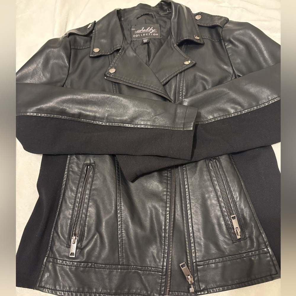 Debby Collection Women’s faux Leather Biker Jacket. Size Medium
